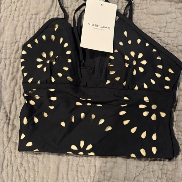 Black and Cream swimsuit - Picture 2 of 6